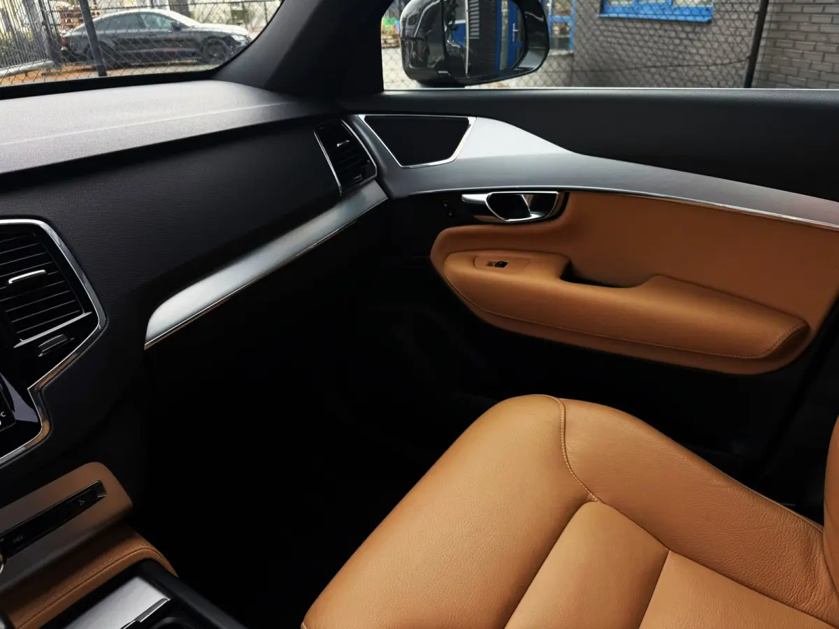 2.0 D4 90th Anniversary Edition 190PK|Full Led|Adaptive Cruise|StoelVW|Carplay|7-Zits|Lane Assist|Camera|Trekhaak|Isofi