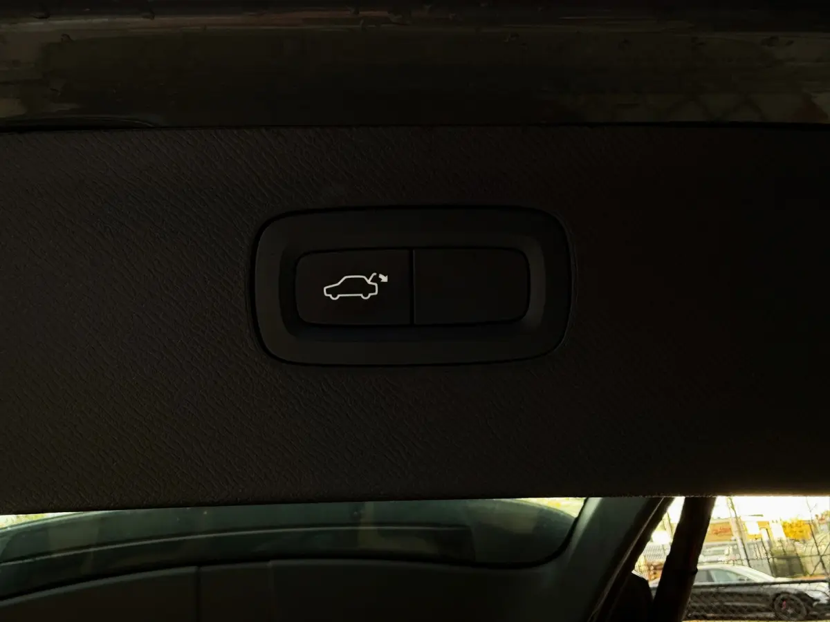 2.0 D4 90th Anniversary Edition 190PK|Full Led|Adaptive Cruise|StoelVW|Carplay|7-Zits|Lane Assist|Camera|Trekhaak|Isofi