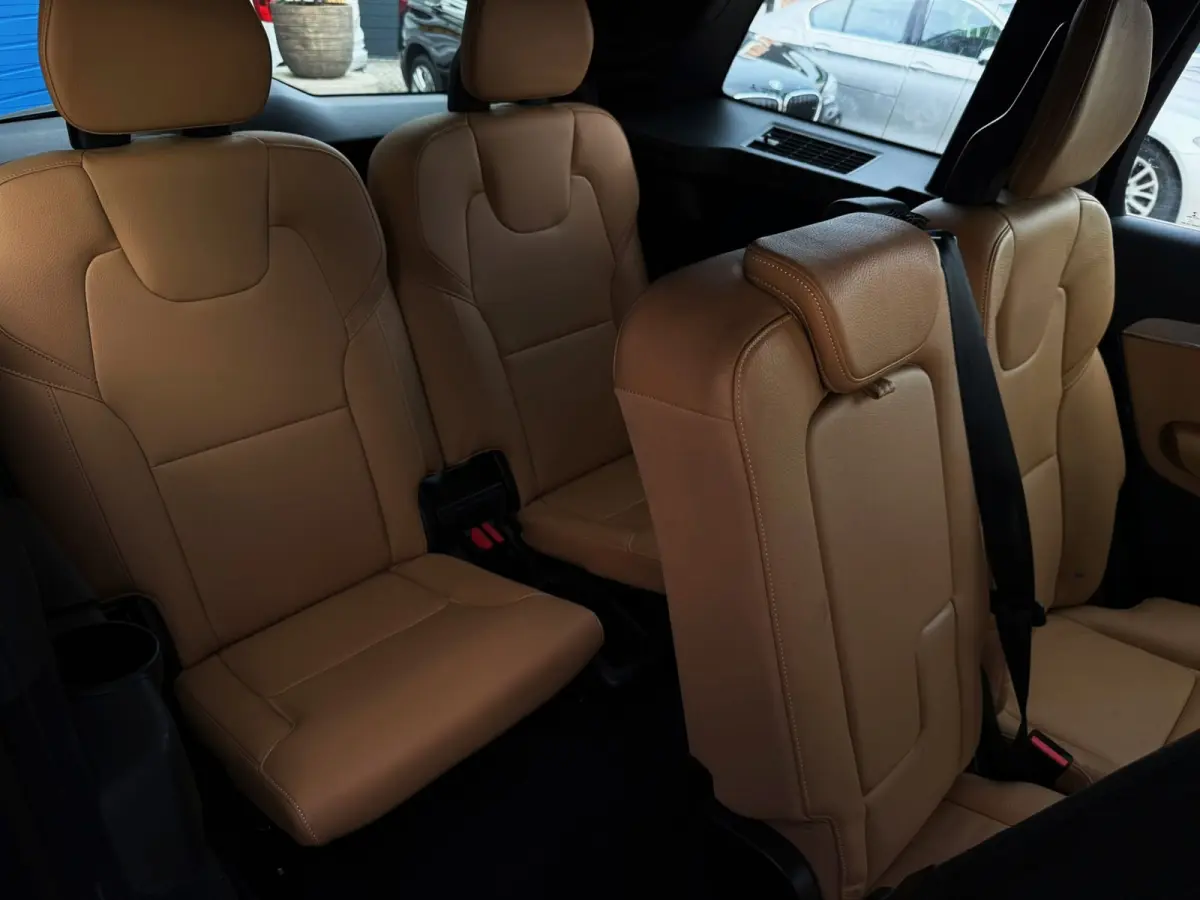 2.0 D4 90th Anniversary Edition 190PK|Full Led|Adaptive Cruise|StoelVW|Carplay|7-Zits|Lane Assist|Camera|Trekhaak|Isofi