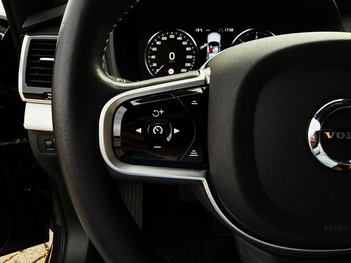 2.0 D4 90th Anniversary Edition 190PK|Full Led|Adaptive Cruise|StoelVW|Carplay|7-Zits|Lane Assist|Camera|Trekhaak|Isofi