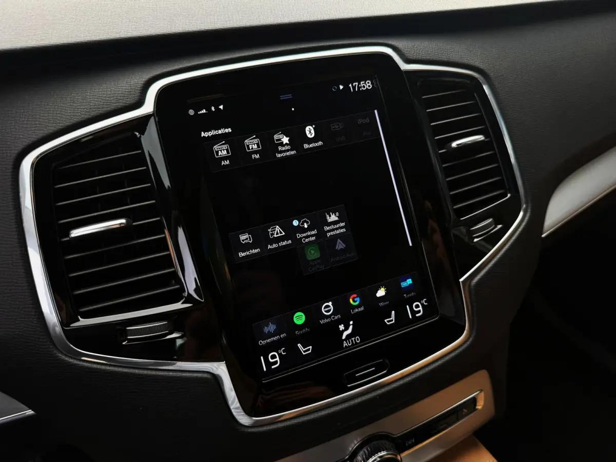 2.0 D4 90th Anniversary Edition 190PK|Full Led|Adaptive Cruise|StoelVW|Carplay|7-Zits|Lane Assist|Camera|Trekhaak|Isofi