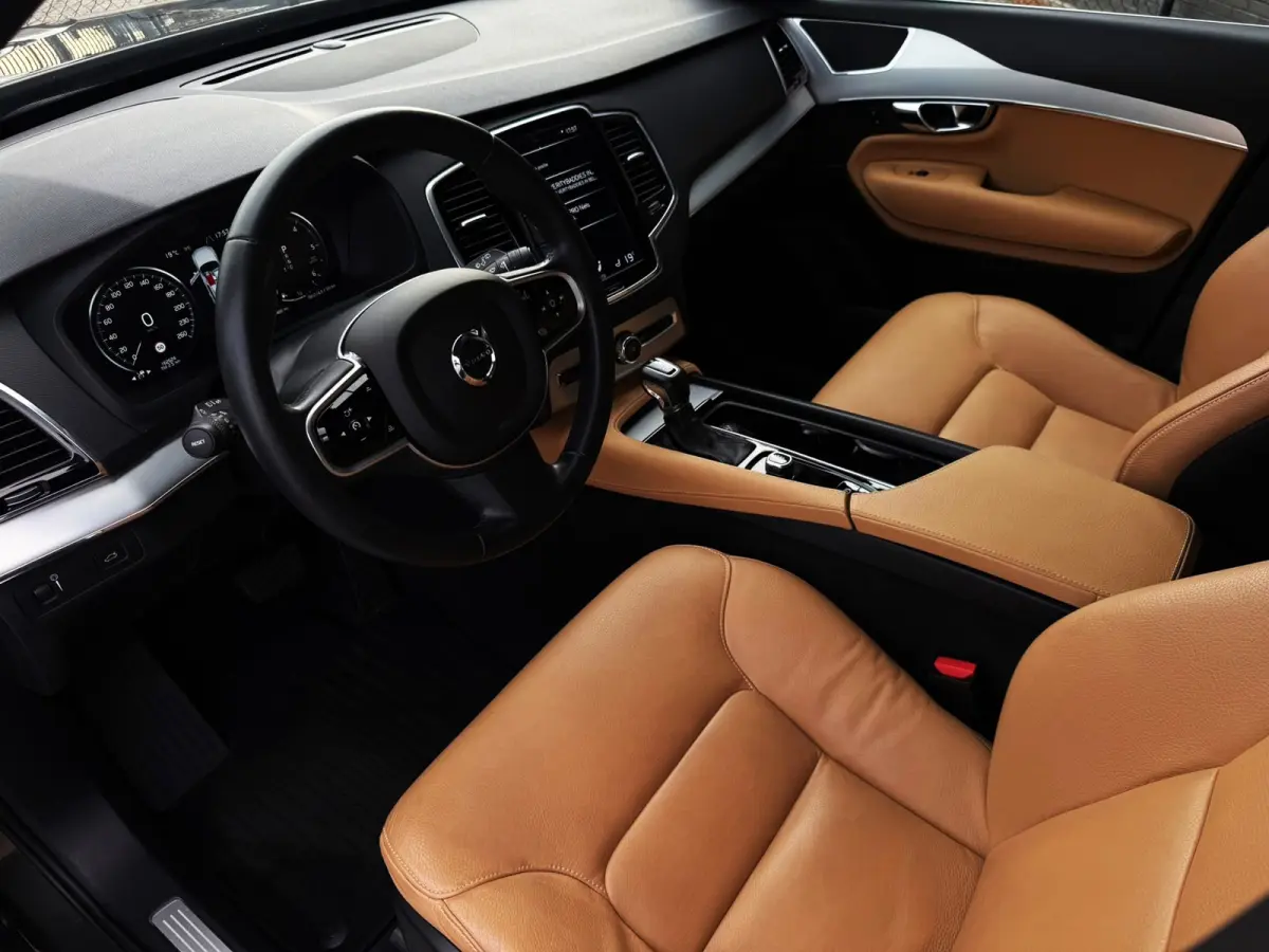 2.0 D4 90th Anniversary Edition 190PK|Full Led|Adaptive Cruise|StoelVW|Carplay|7-Zits|Lane Assist|Camera|Trekhaak|Isofi