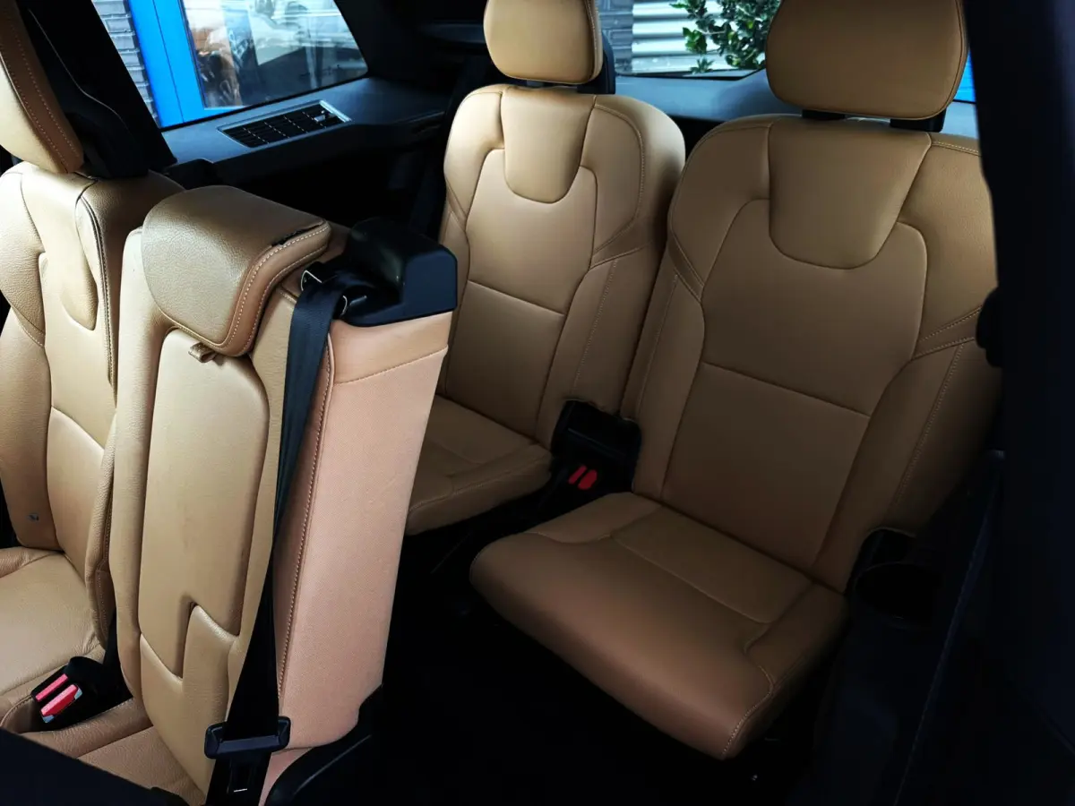 2.0 D4 90th Anniversary Edition 190PK|Full Led|Adaptive Cruise|StoelVW|Carplay|7-Zits|Lane Assist|Camera|Trekhaak|Isofi