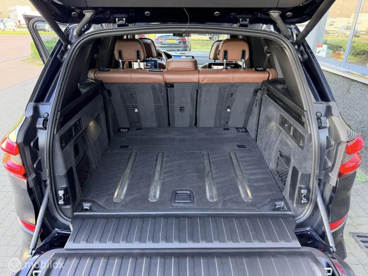 M50i High Executive BTW BOMVOLL TOPSTAAT!!!