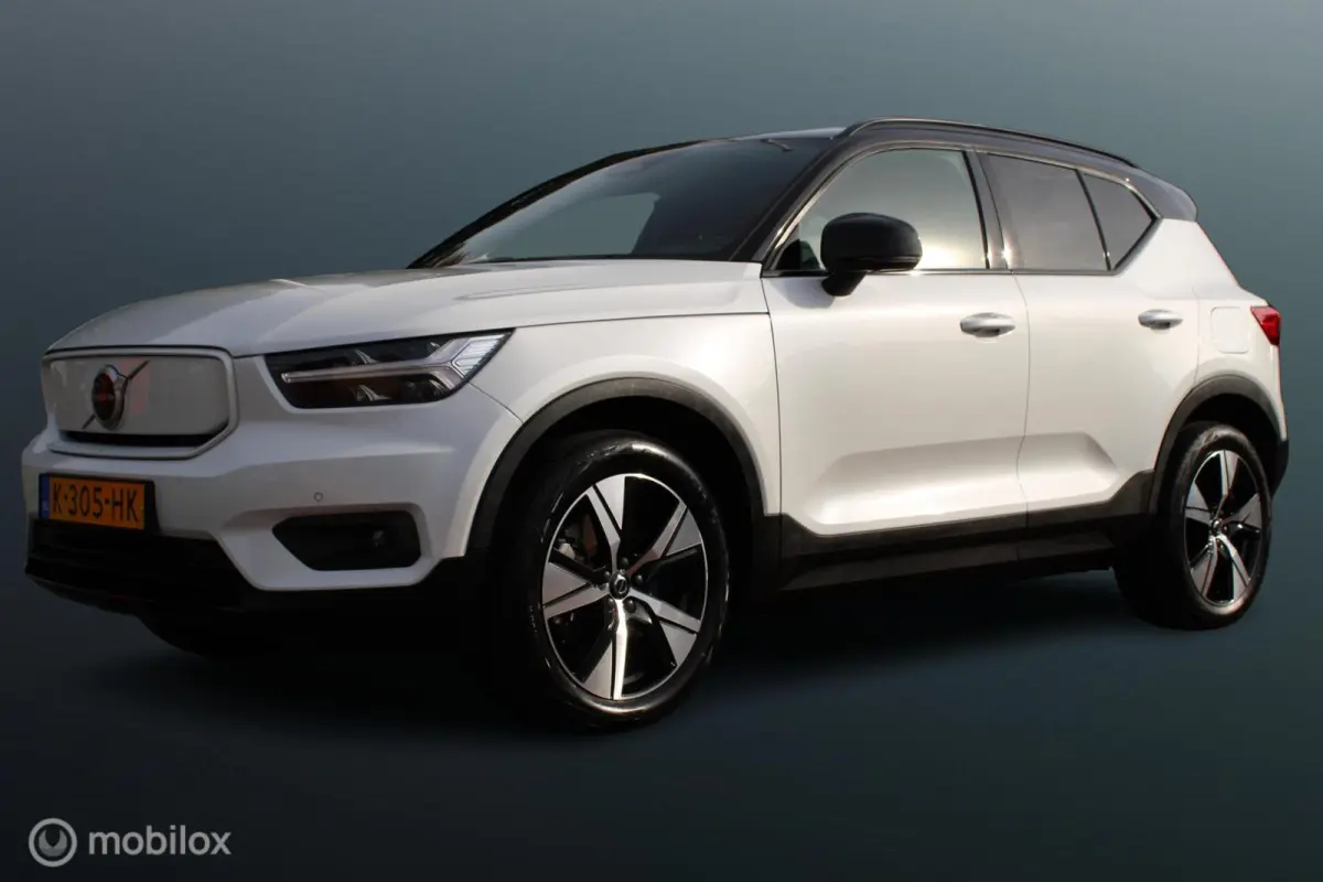 P8 409 PK AWD R-Design, Wit parelmoer, Zwart dak, Donker glas, Stoel-stuurverwarming, Cruise, Clima, Navi, App connect , Pdc + Camera rondom