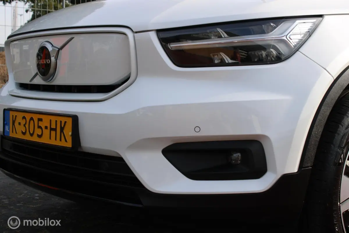 P8 409 PK AWD R-Design, Wit parelmoer, Zwart dak, Donker glas, Stoel-stuurverwarming, Cruise, Clima, Navi, App connect , Pdc + Camera rondom