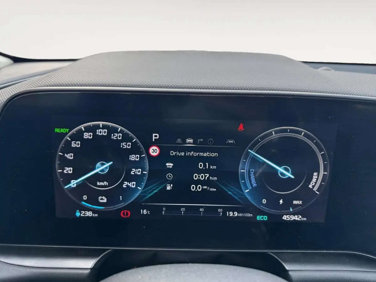 DynamicLine 64.8 kWh | Navigatie | LM-Velgen | Climate control | adaptieve cruise control | Keyless | Trekhaak