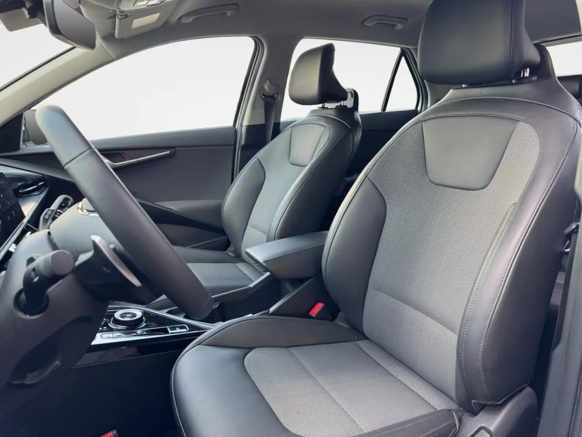DynamicLine 64.8 kWh | Navigatie | LM-Velgen | Climate control | adaptieve cruise control | Keyless | Trekhaak
