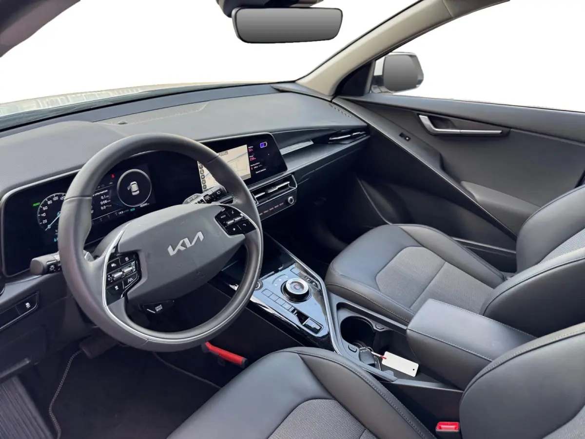 DynamicLine 64.8 kWh | Navigatie | LM-Velgen | Climate control | adaptieve cruise control | Keyless | Trekhaak