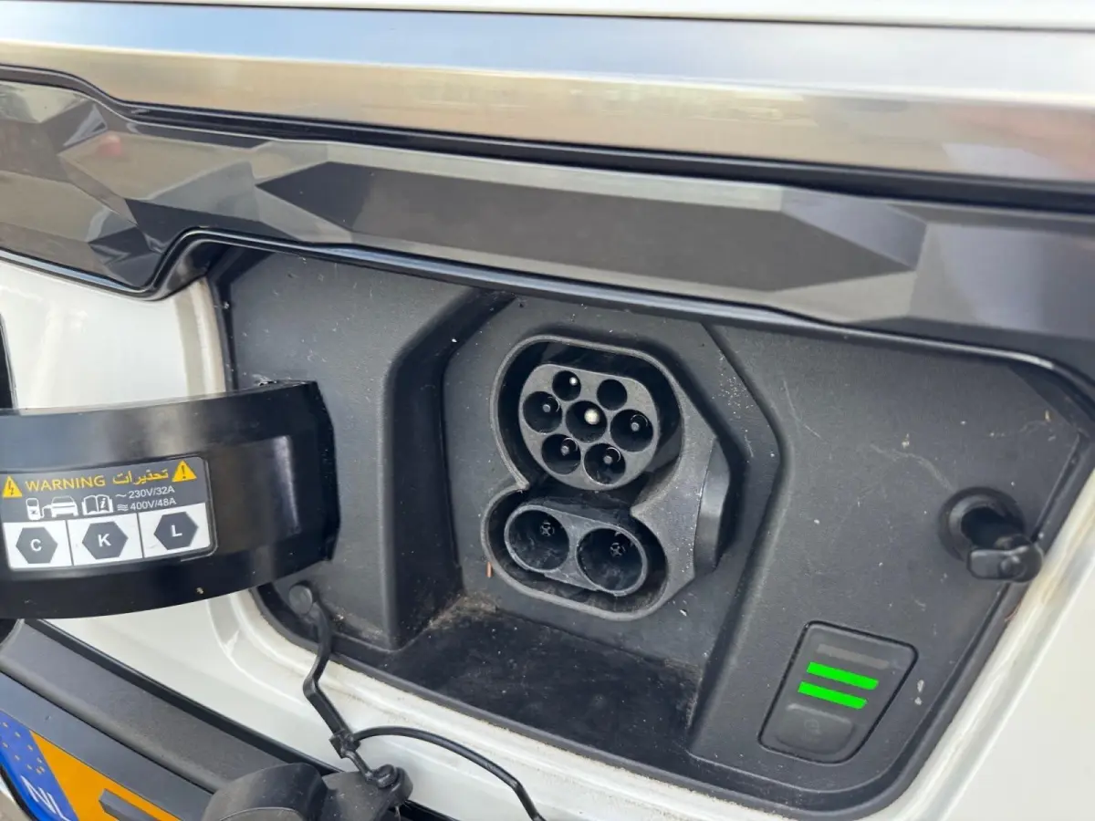 DynamicLine 64.8 kWh | Navigatie | LM-Velgen | Climate control | adaptieve cruise control | Keyless | Trekhaak