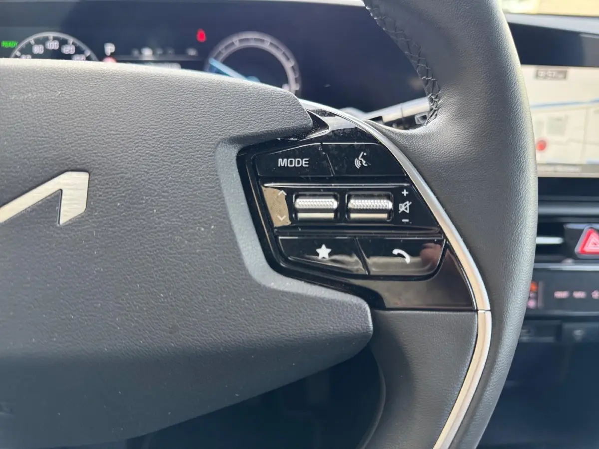 DynamicLine 64.8 kWh | Navigatie | LM-Velgen | Climate control | adaptieve cruise control | Keyless | Trekhaak