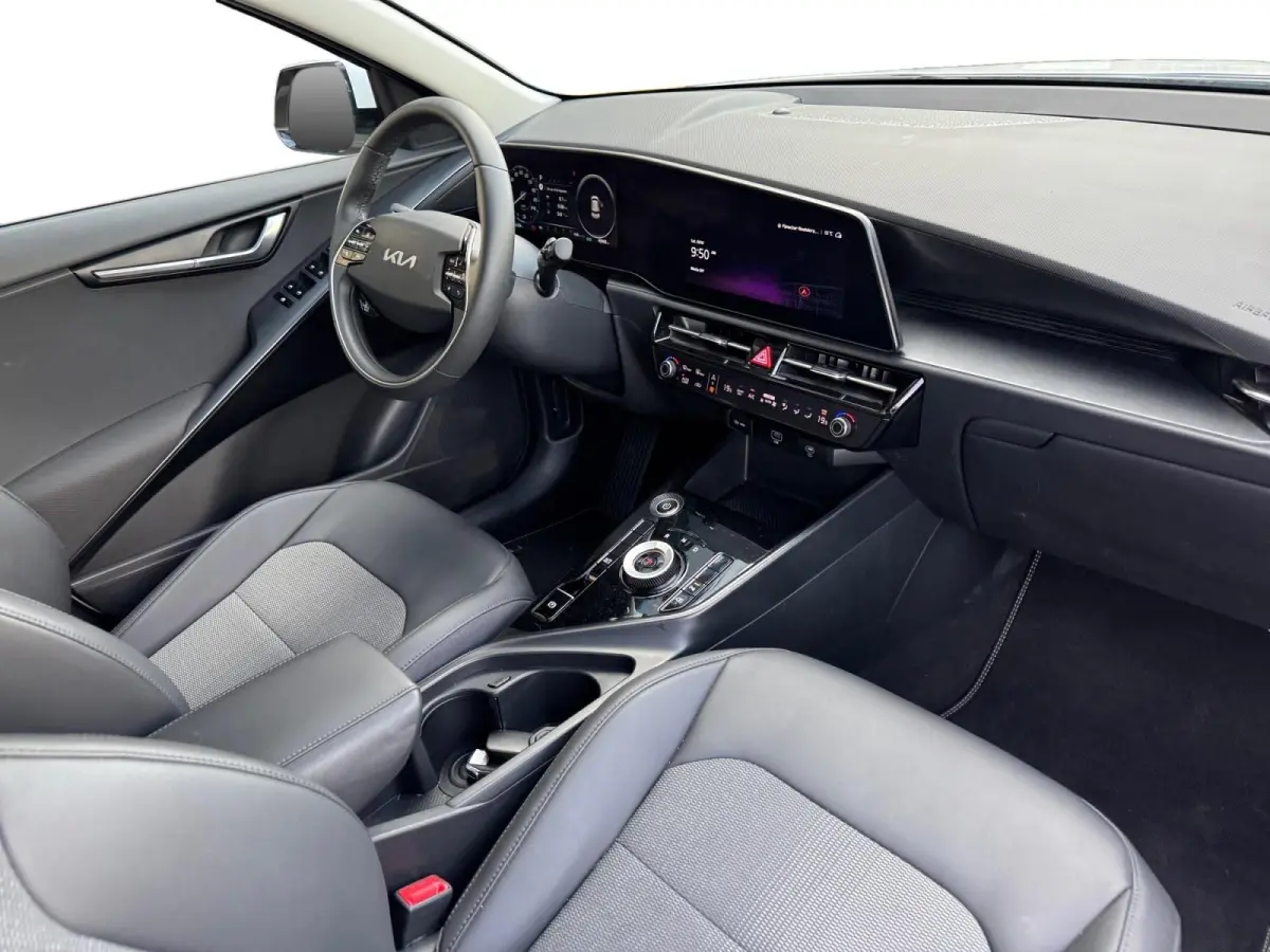 DynamicLine 64.8 kWh | Navigatie | LM-Velgen | Climate control | adaptieve cruise control | Keyless | Trekhaak