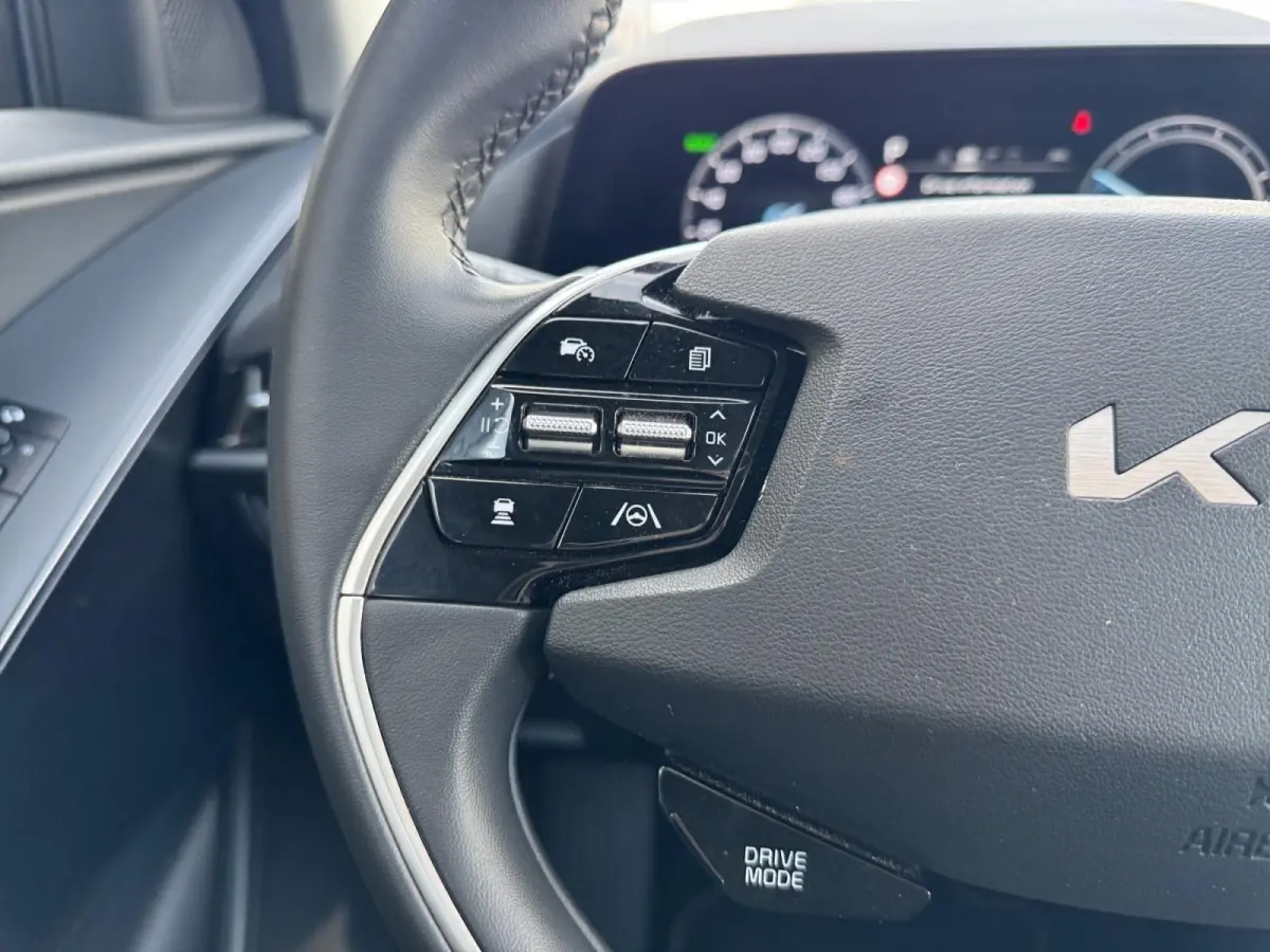 DynamicLine 64.8 kWh | Navigatie | LM-Velgen | Climate control | adaptieve cruise control | Keyless | Trekhaak