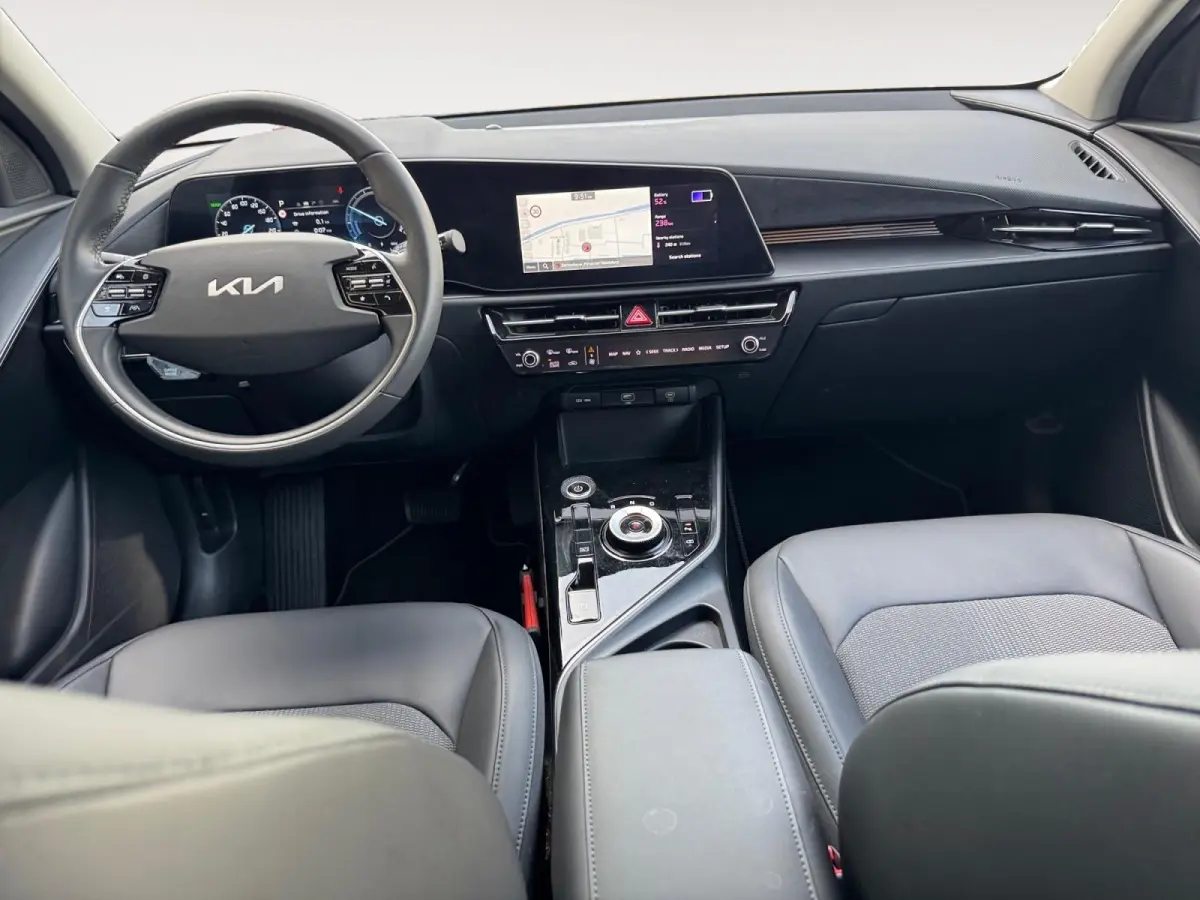 DynamicLine 64.8 kWh | Navigatie | LM-Velgen | Climate control | adaptieve cruise control | Keyless | Trekhaak