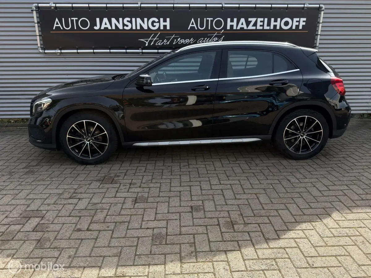 180 Prestige | Schuif/Kanteldak | Stoelverwarming | Bi-Xenon | LM Velgen |