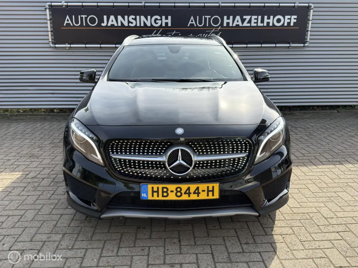 180 Prestige | Schuif/Kanteldak | Stoelverwarming | Bi-Xenon | LM Velgen |