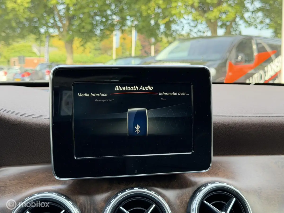 180 Prestige | Schuif/Kanteldak | Stoelverwarming | Bi-Xenon | LM Velgen |