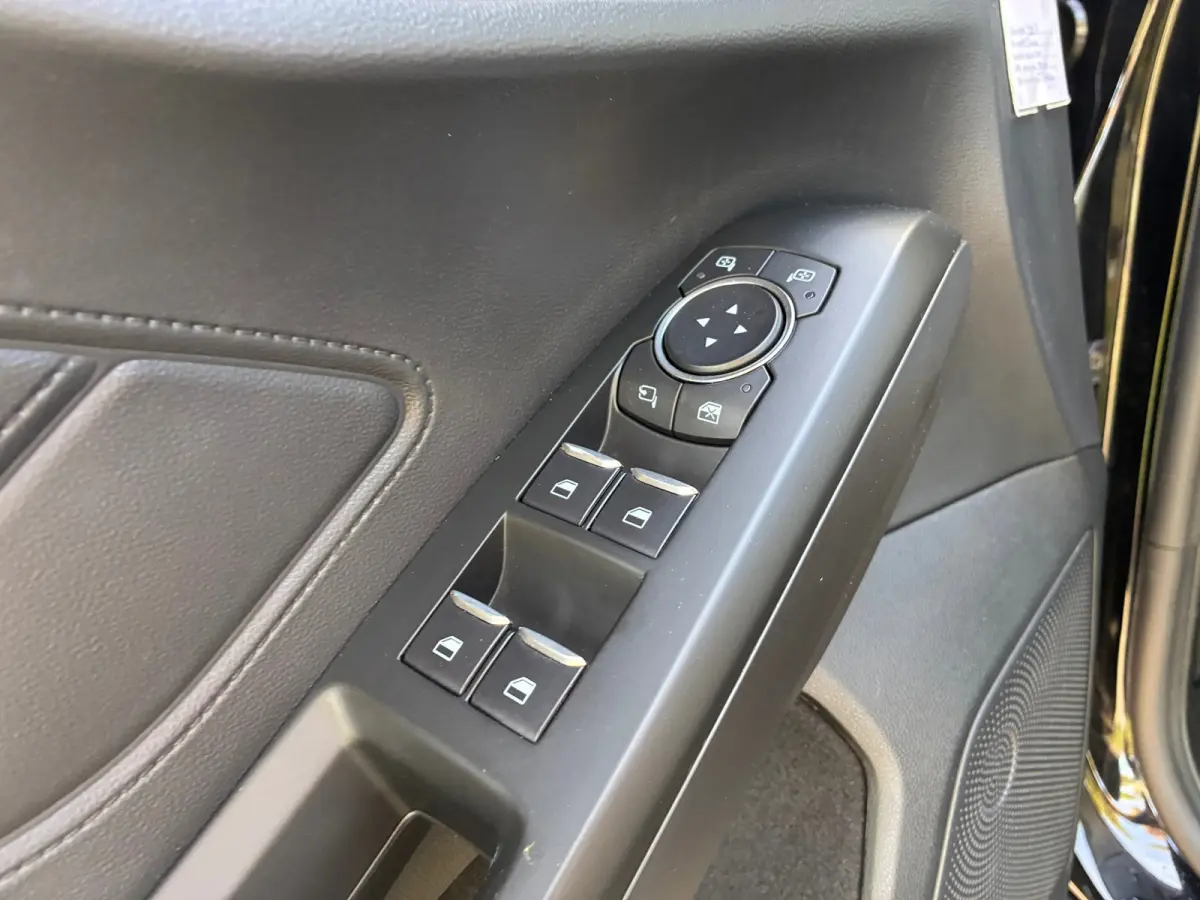 1.0 EcoBoost Trend Edition Business | Cruise + Airco + Navi nu € 12.975,-