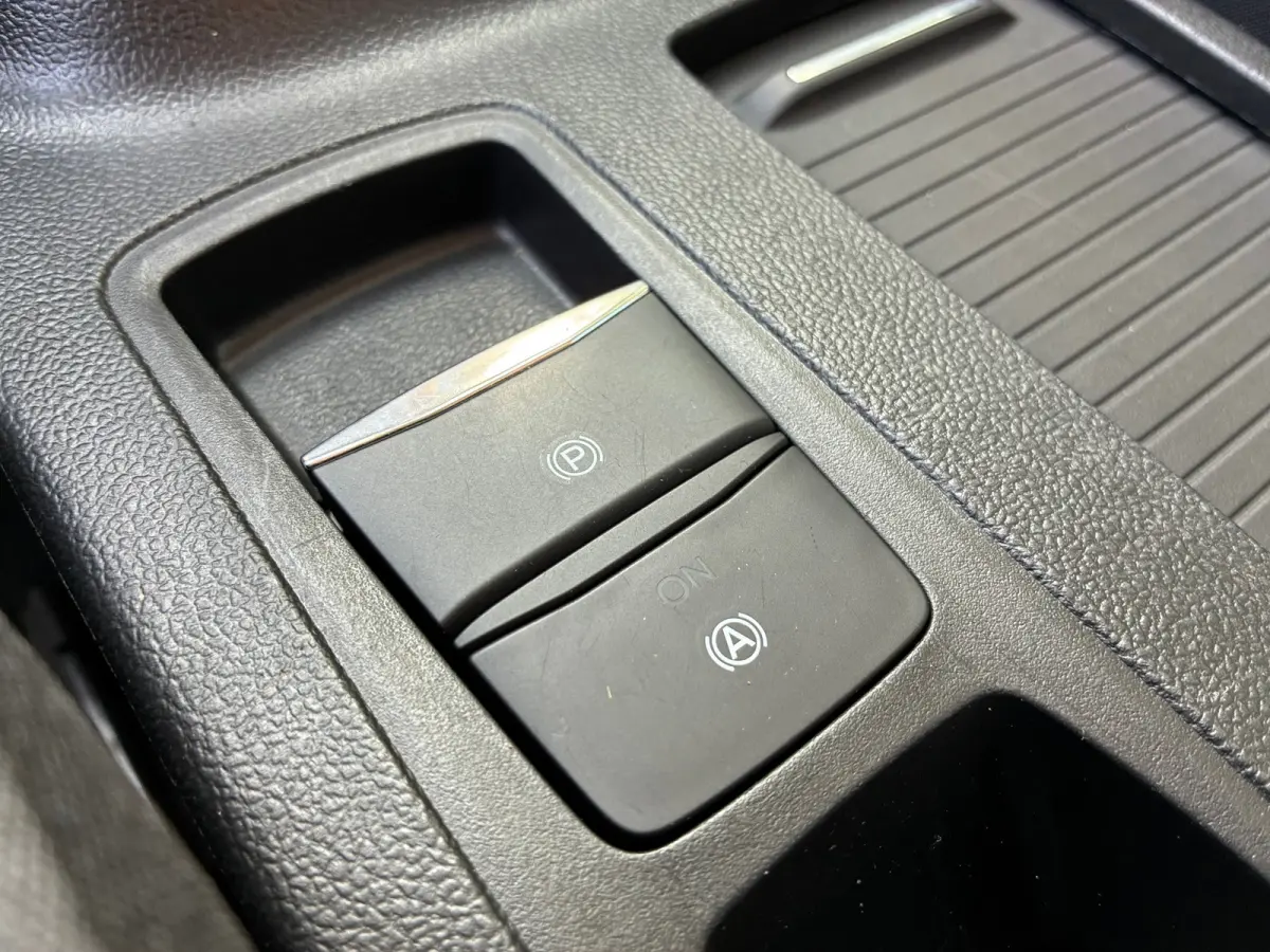 1.0 EcoBoost Trend Edition Business | Cruise + Airco + Navi nu € 12.975,-