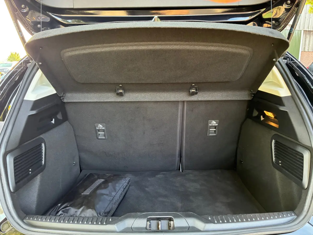 1.0 EcoBoost Trend Edition Business | Cruise + Airco + Navi nu € 12.975,-