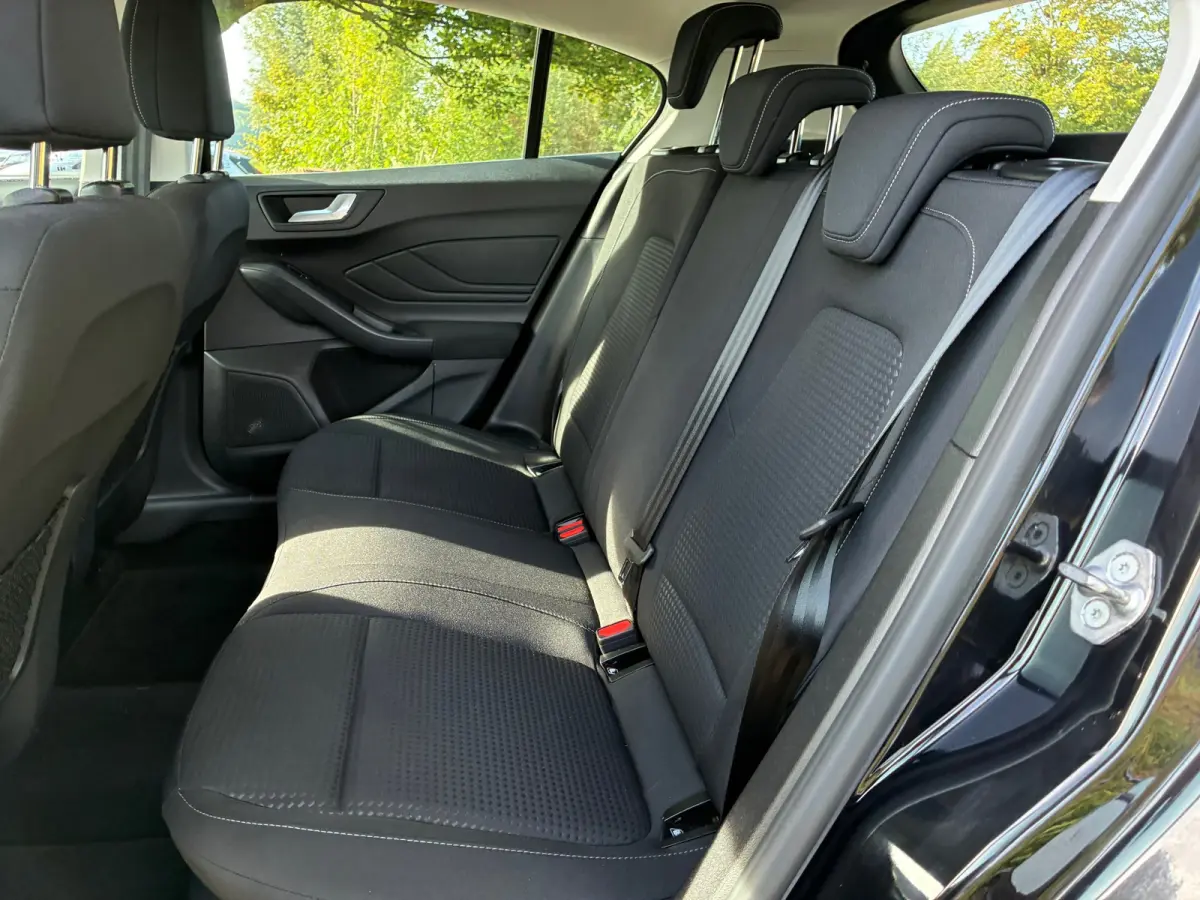 1.0 EcoBoost Trend Edition Business | Cruise + Airco + Navi nu € 12.975,-