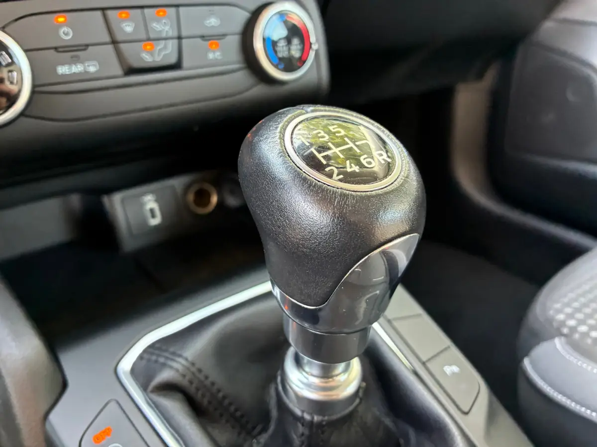1.0 EcoBoost Trend Edition Business | Cruise + Airco + Navi nu € 12.975,-