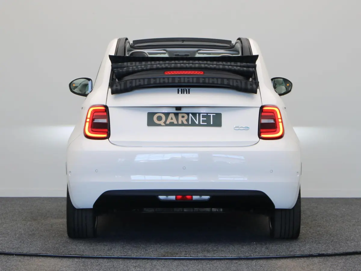 La Prima 42 kWh | WLTP 299km | Stoelverwarming | Getint Glas | Full Led | Apple Carplay & Android Auto |
