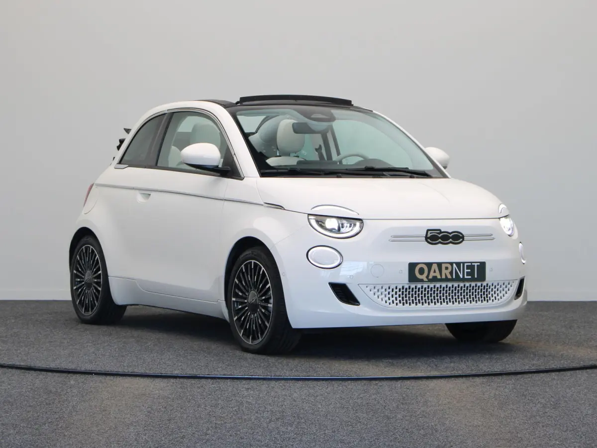 La Prima 42 kWh | WLTP 299km | Stoelverwarming | Getint Glas | Full Led | Apple Carplay & Android Auto |