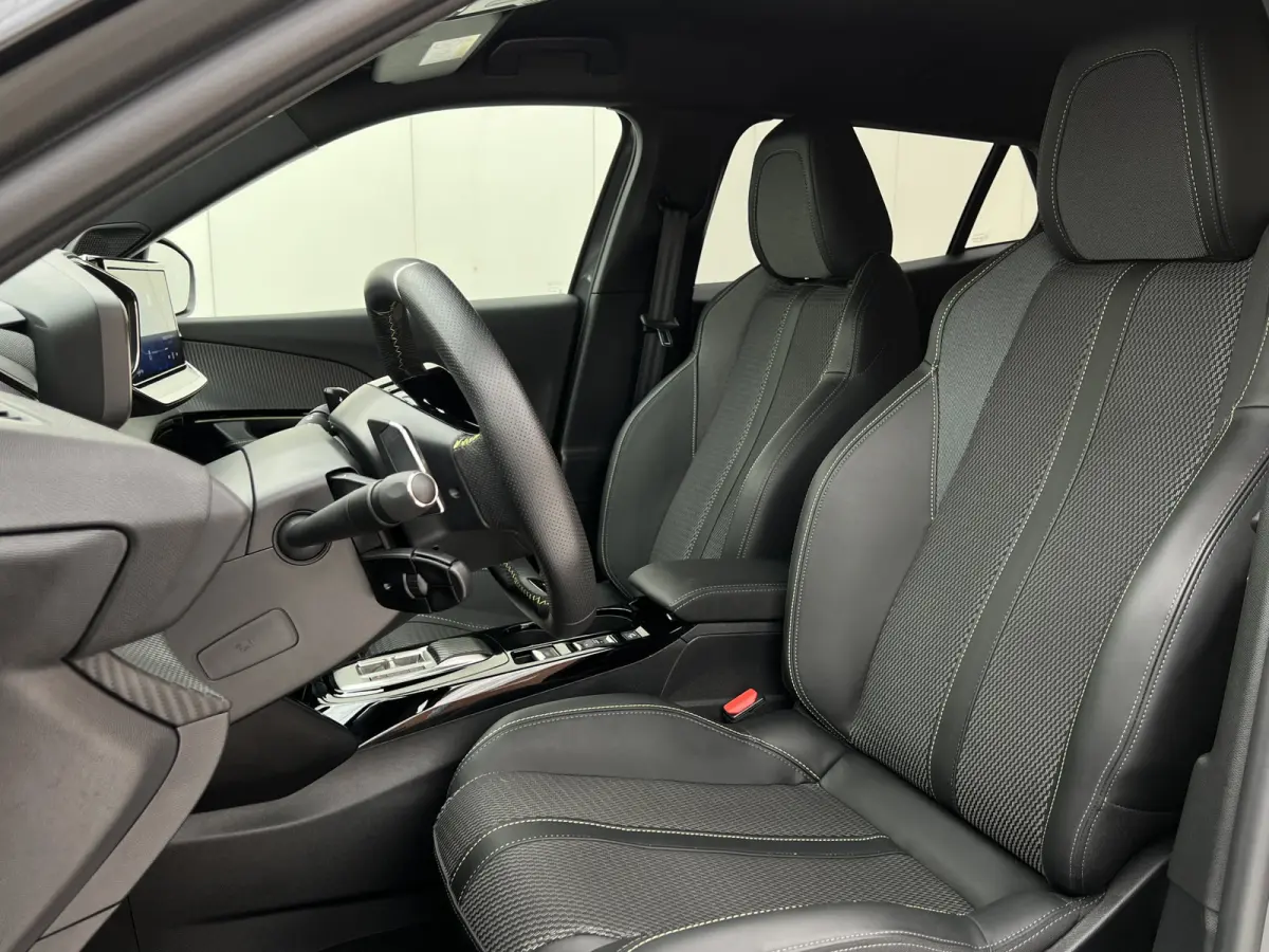 PureTech 130 GT EAT8 Automaat | Camera | Draadloze lader | Android Auto / Carplay