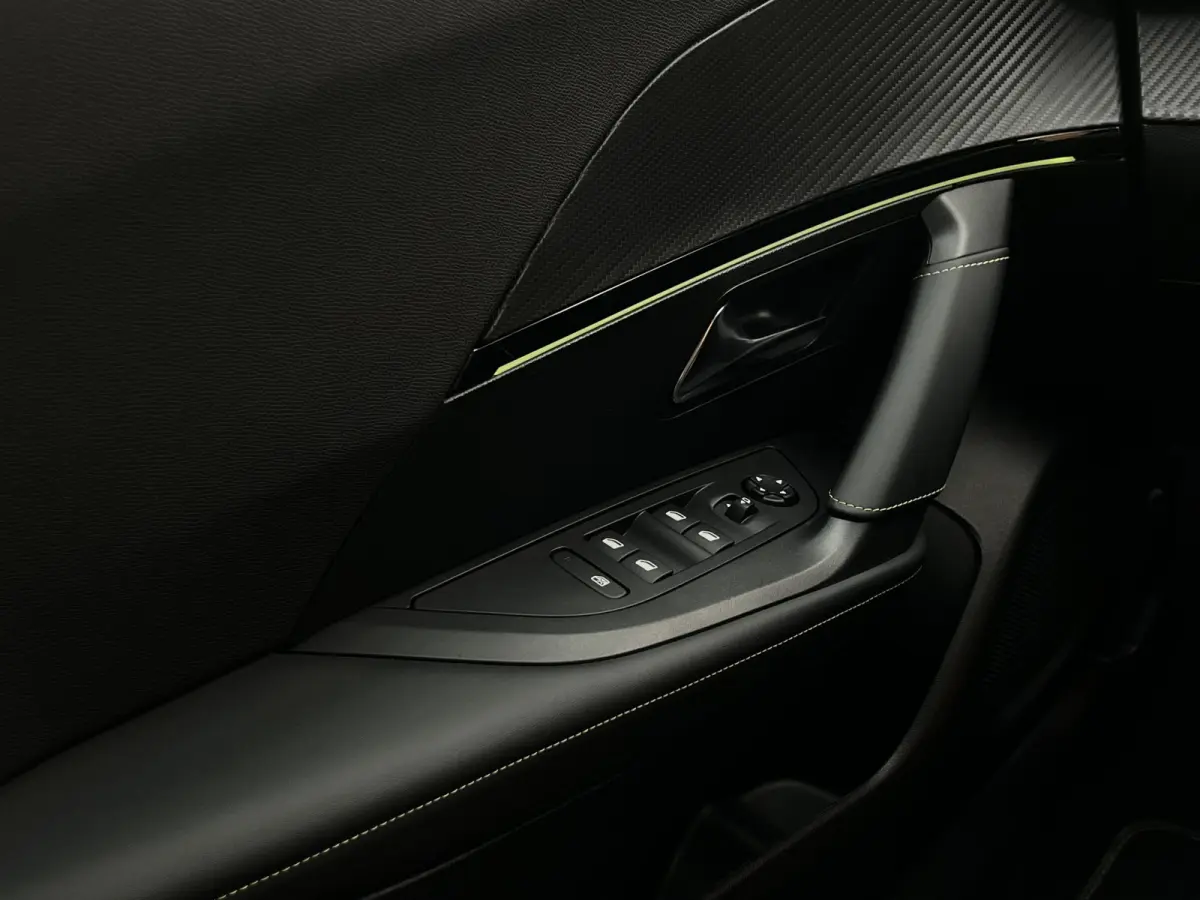 PureTech 130 GT EAT8 Automaat | Camera | Draadloze lader | Android Auto / Carplay