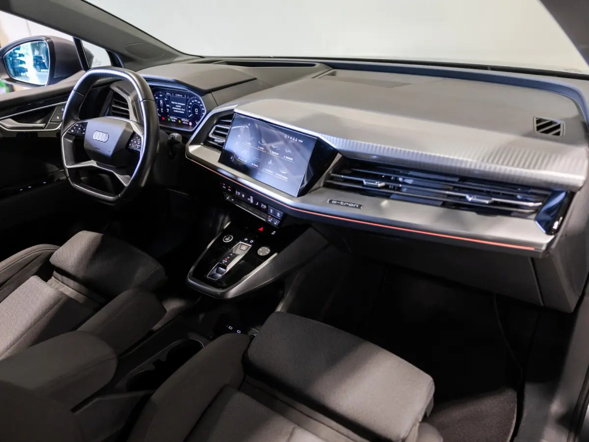 40 Launch edition Advanced Plus 77 kWh / 204pk / Panorama dak / Warmtepomp / Head-up display / Stoelverwarming /