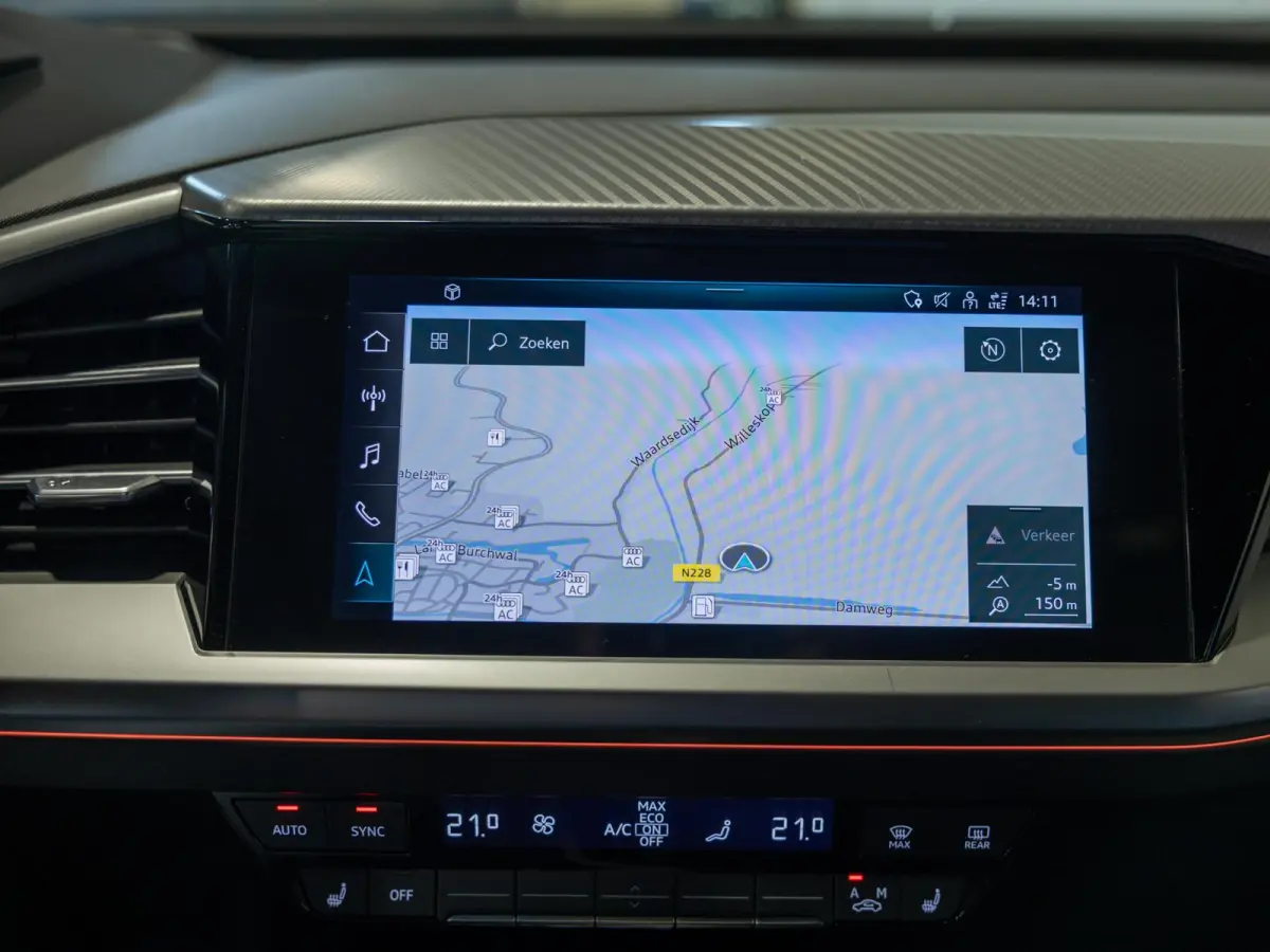 40 Launch edition Advanced Plus 77 kWh / 204pk / Panorama dak / Warmtepomp / Head-up display / Stoelverwarming /