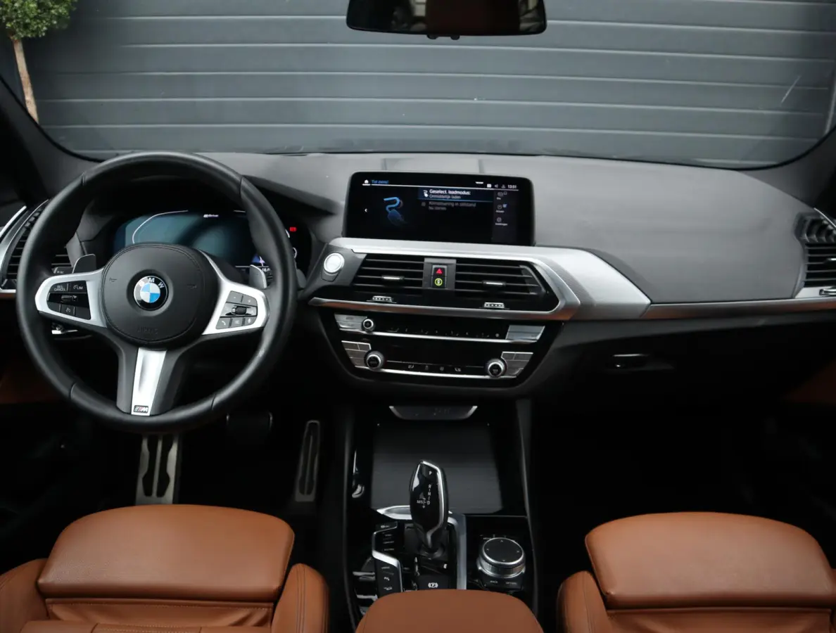 xDrive30e High Executive | Pano | HUD | Trekhaak