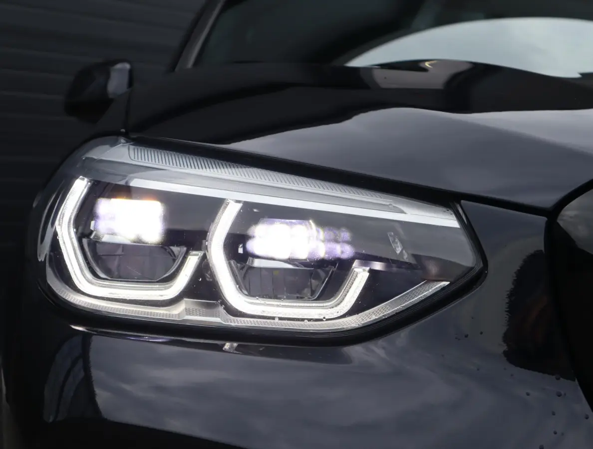 xDrive30e High Executive | Pano | HUD | Trekhaak