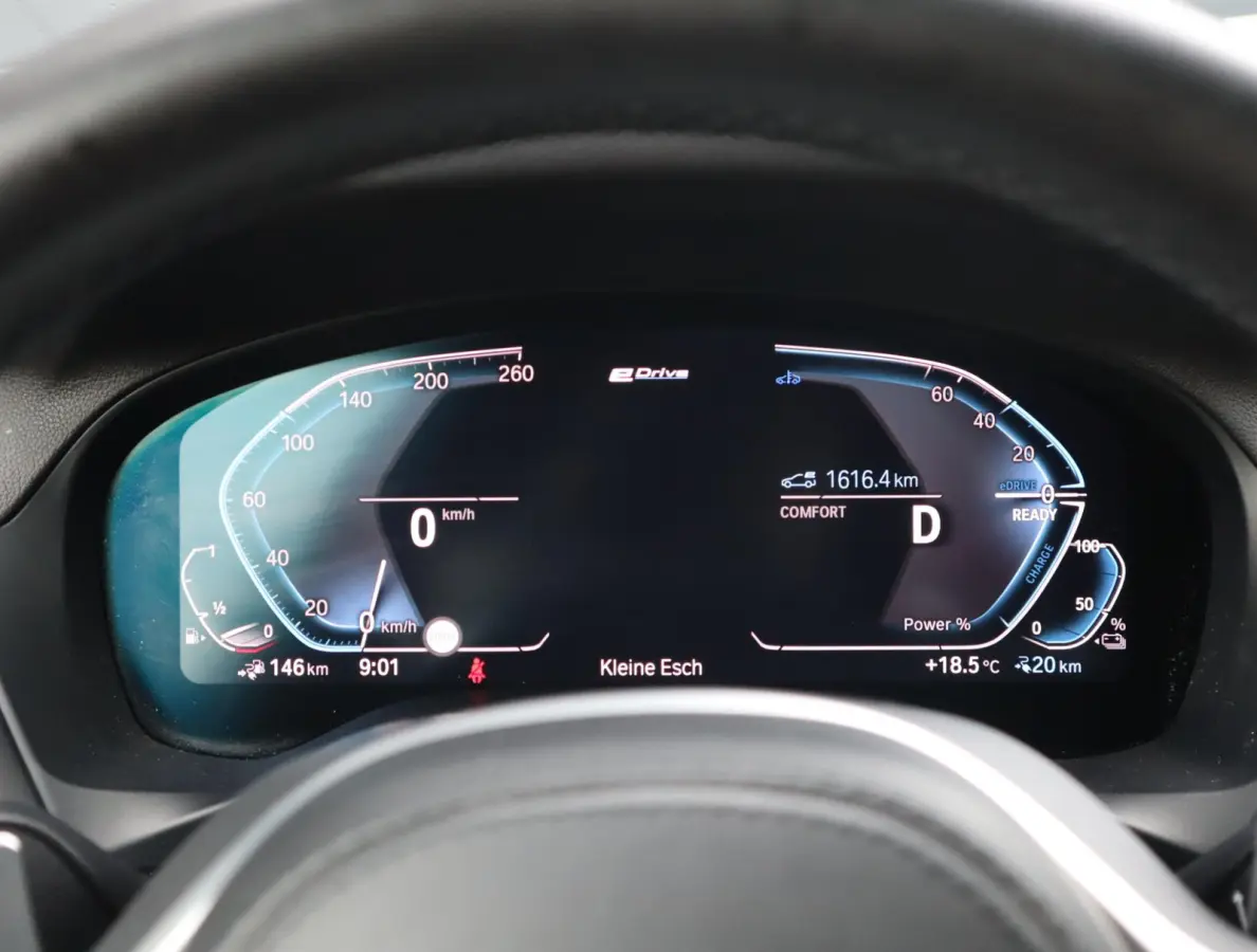 xDrive30e High Executive | Pano | HUD | Trekhaak