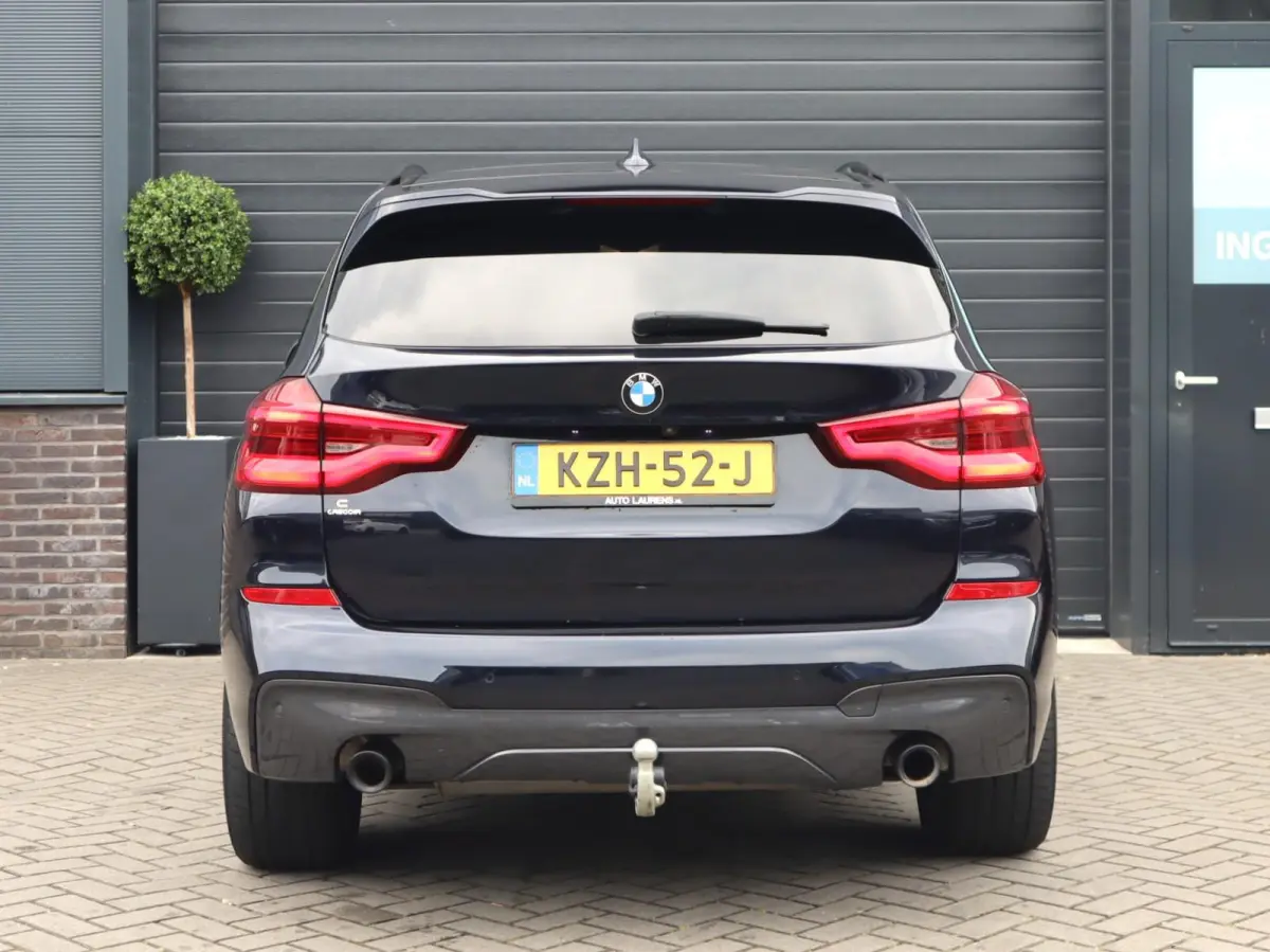 xDrive30e High Executive | Pano | HUD | Trekhaak
