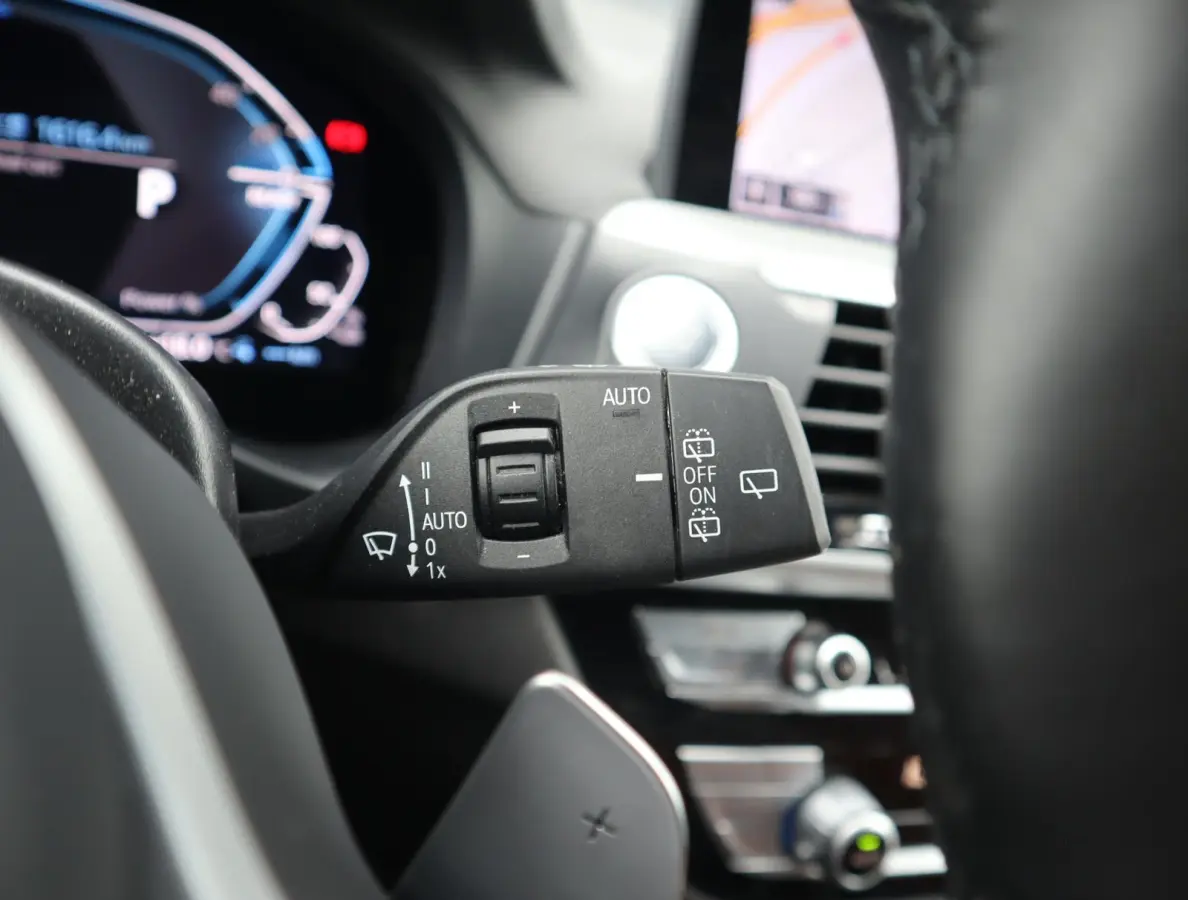 xDrive30e High Executive | Pano | HUD | Trekhaak