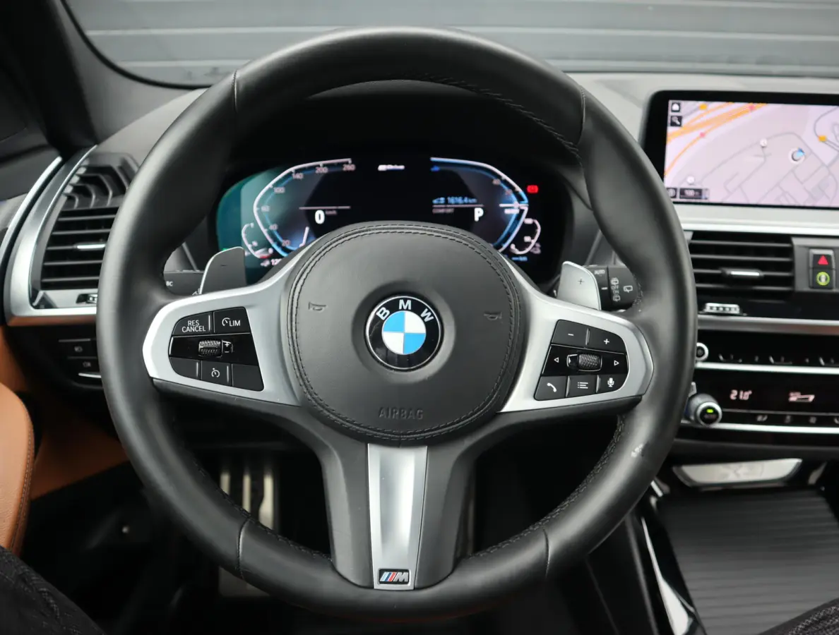 xDrive30e High Executive | Pano | HUD | Trekhaak