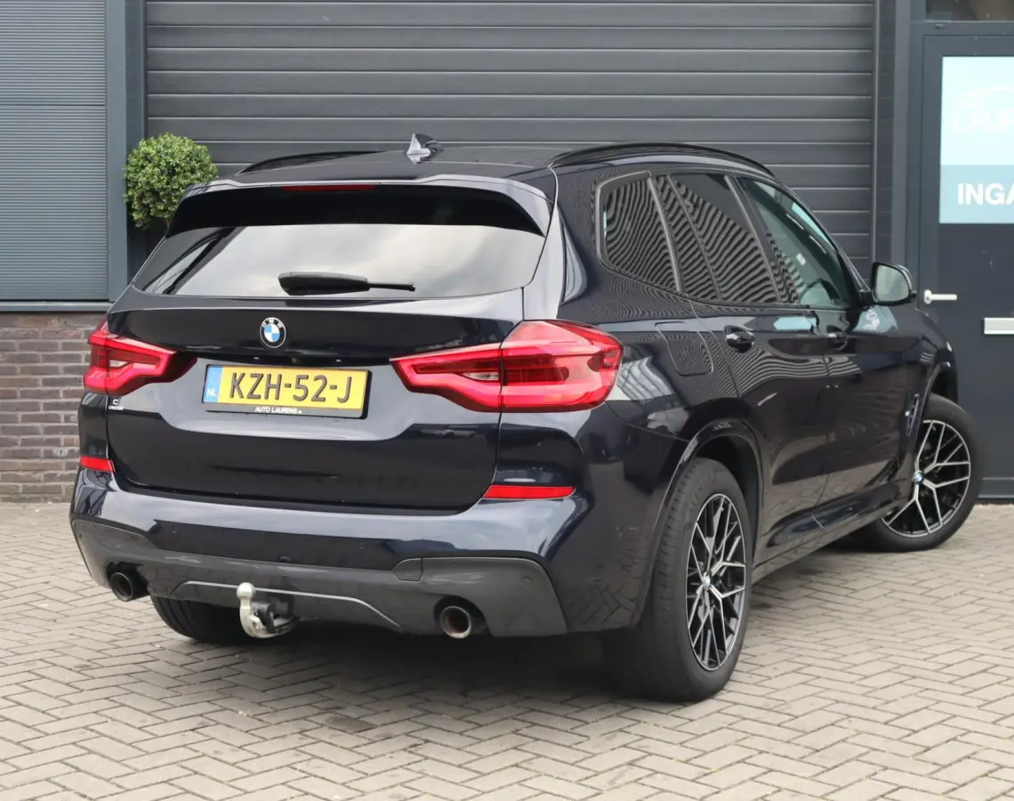 xDrive30e High Executive | Pano | HUD | Trekhaak