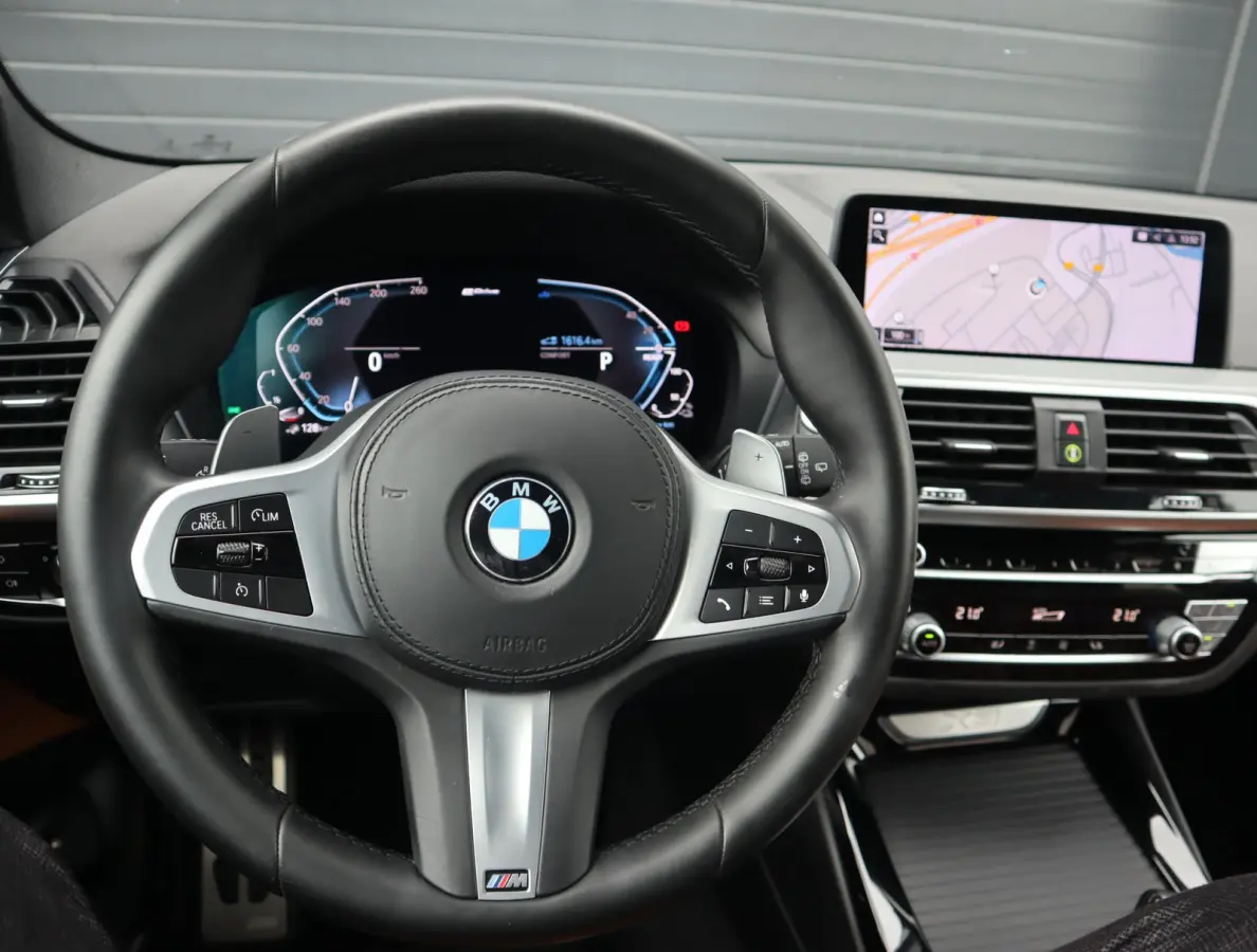 xDrive30e High Executive | Pano | HUD | Trekhaak
