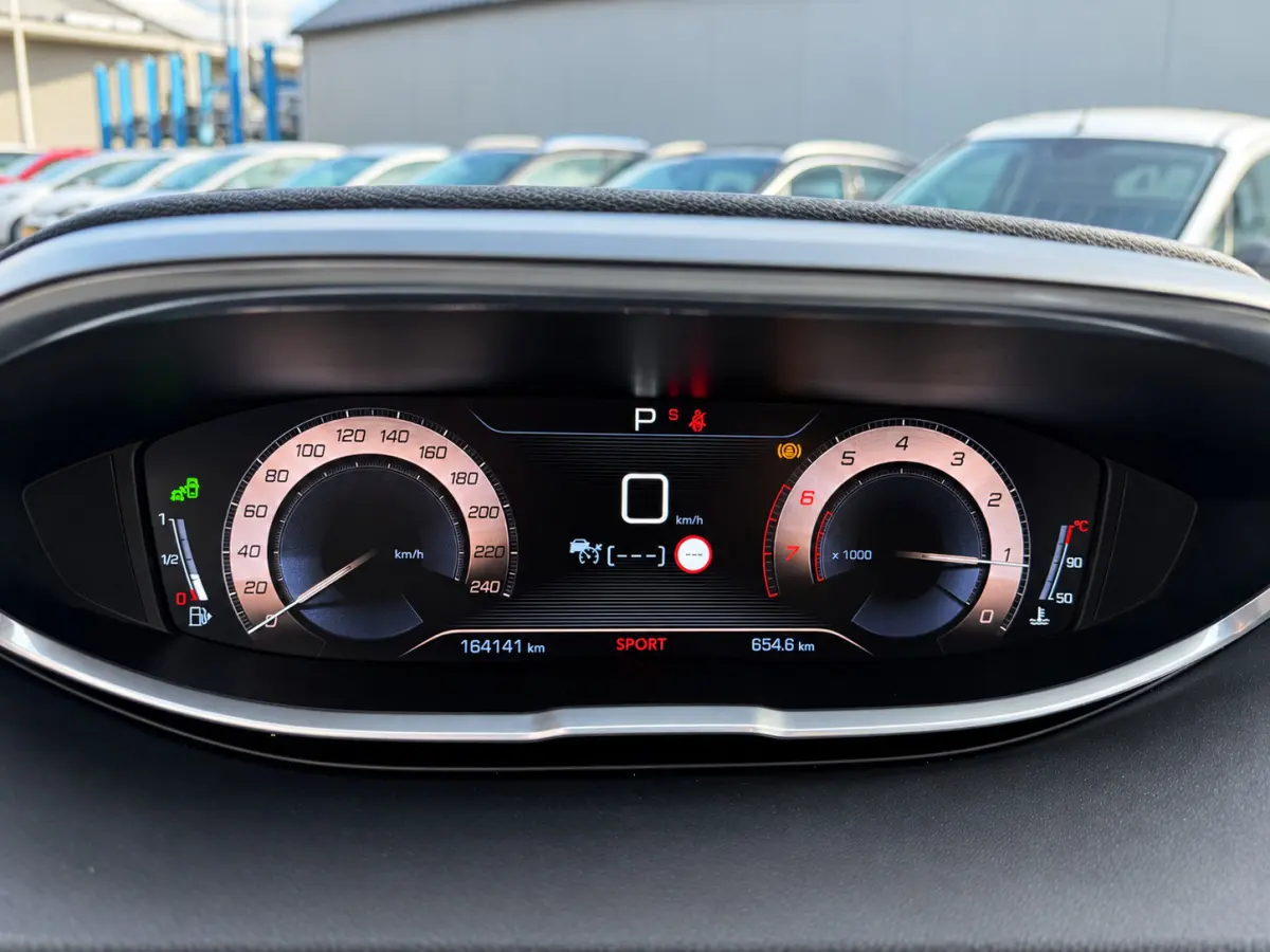 1.6 e-THP GT-Line Panoma_Luxe leder_Camera_Led