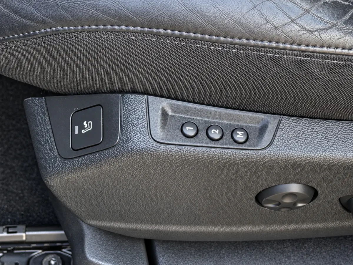 1.6 e-THP GT-Line Panoma_Luxe leder_Camera_Led