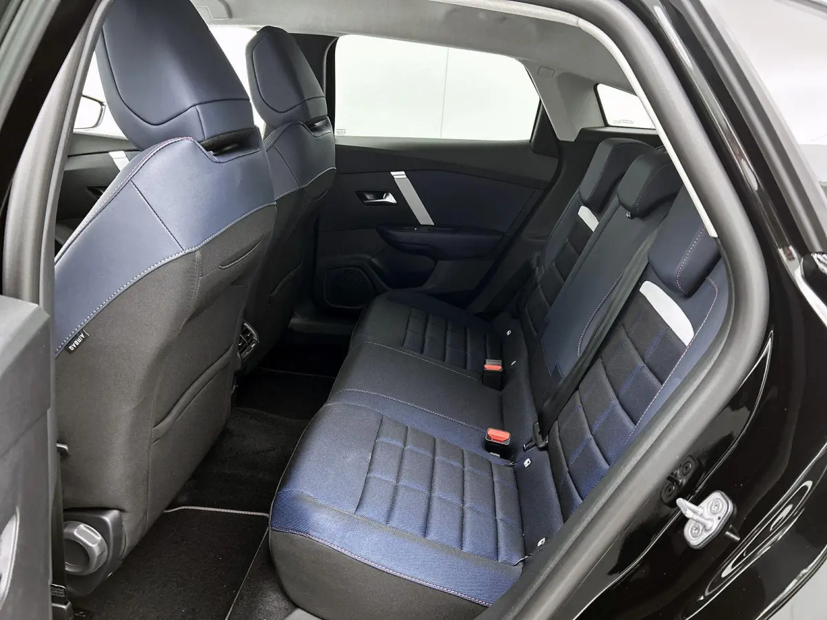 Collection Extended range 54 kWh 156pk | Voorraaddeal! | 416 km actieradius WLTP | Navigatie | Winterpack | 18" lichtmetalen velgen | Achteruitrijcamera | Limited edition uitvoering
