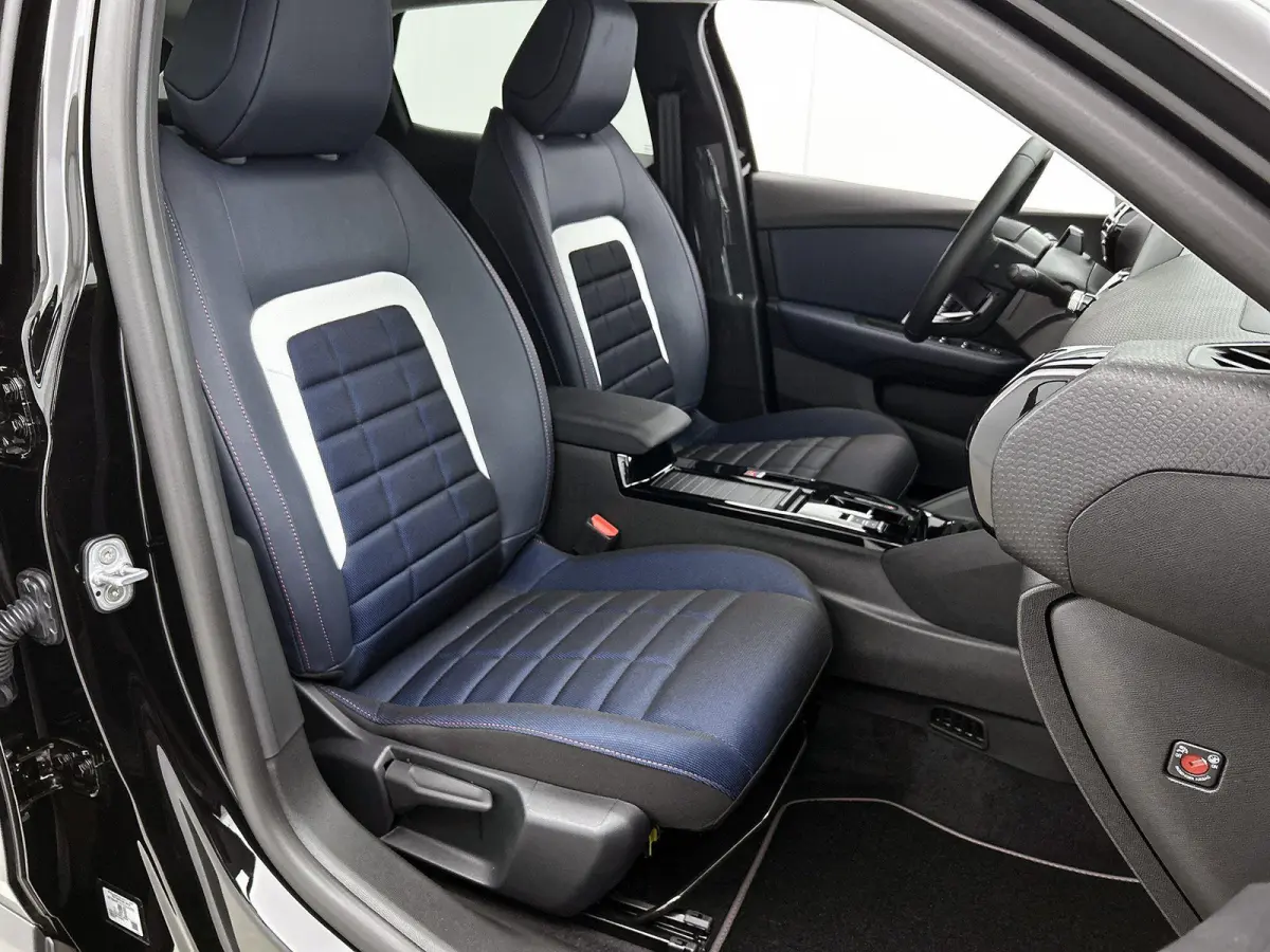 Collection Extended range 54 kWh 156pk | Voorraaddeal! | 416 km actieradius WLTP | Navigatie | Winterpack | 18" lichtmetalen velgen | Achteruitrijcamera | Limited edition uitvoering
