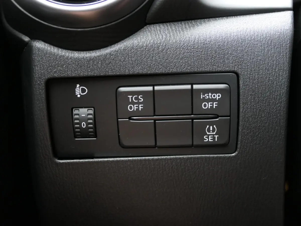 2.0 SkyActiv-G 120 Sport Selected | Climate Control | Cruise Control | Stoelverwarming | DAB radio | Trekhaak | Parkeersensoren achter | Origineel Nederlands