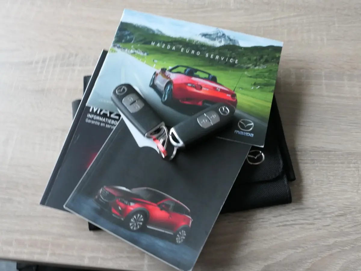 2.0 SkyActiv-G 120 Sport Selected | Climate Control | Cruise Control | Stoelverwarming | DAB radio | Trekhaak | Parkeersensoren achter | Origineel Nederlands