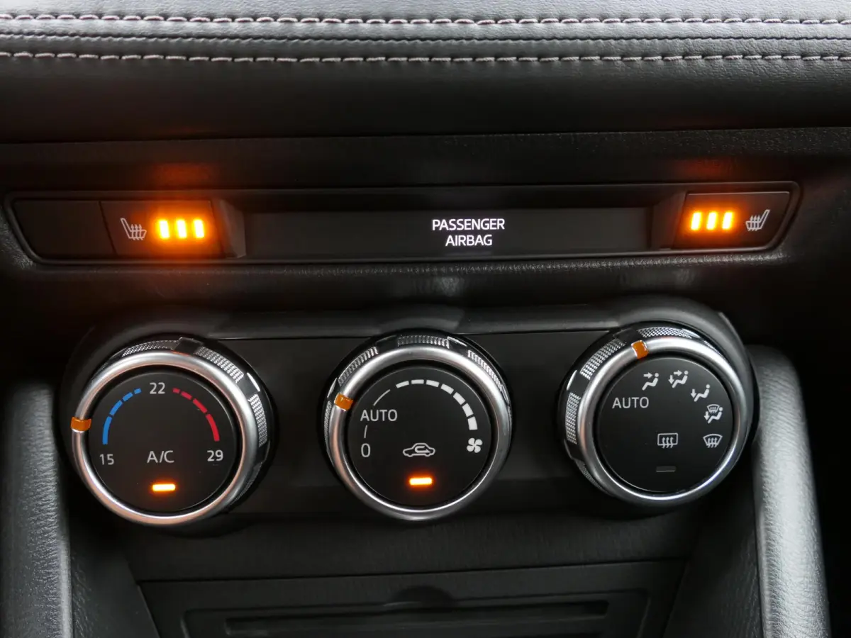 2.0 SkyActiv-G 120 Sport Selected | Climate Control | Cruise Control | Stoelverwarming | DAB radio | Trekhaak | Parkeersensoren achter | Origineel Nederlands