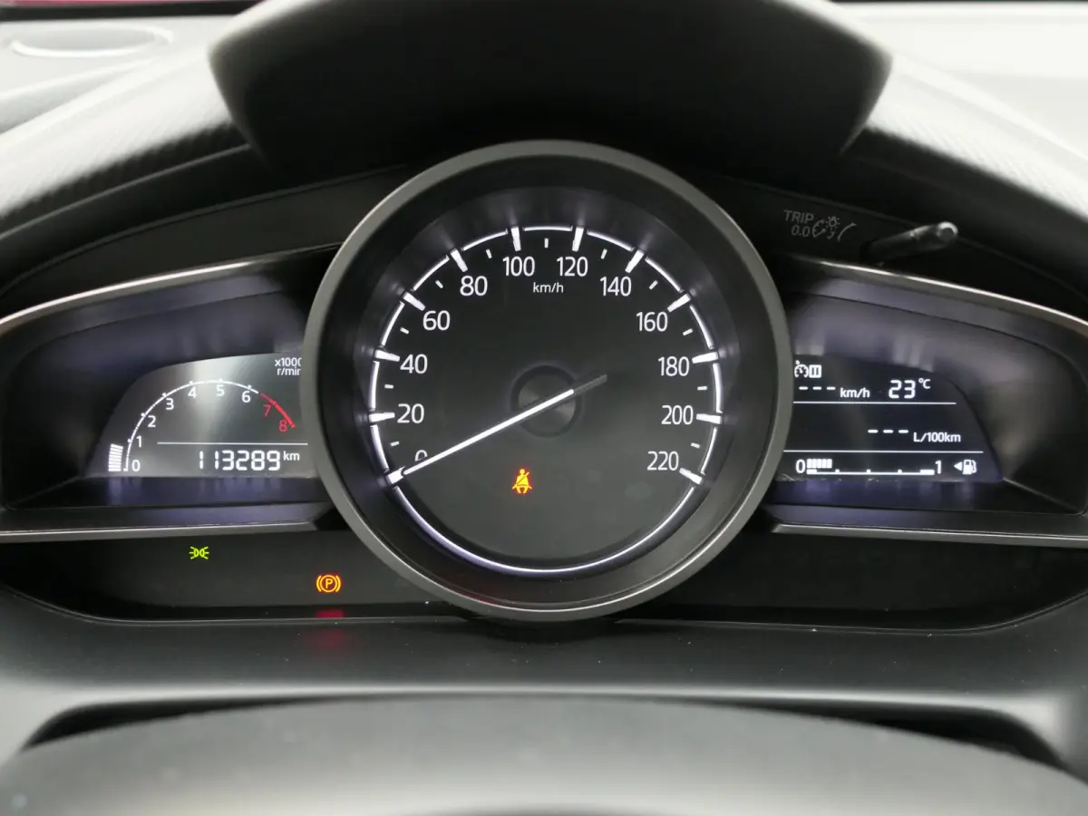 2.0 SkyActiv-G 120 Sport Selected | Climate Control | Cruise Control | Stoelverwarming | DAB radio | Trekhaak | Parkeersensoren achter | Origineel Nederlands