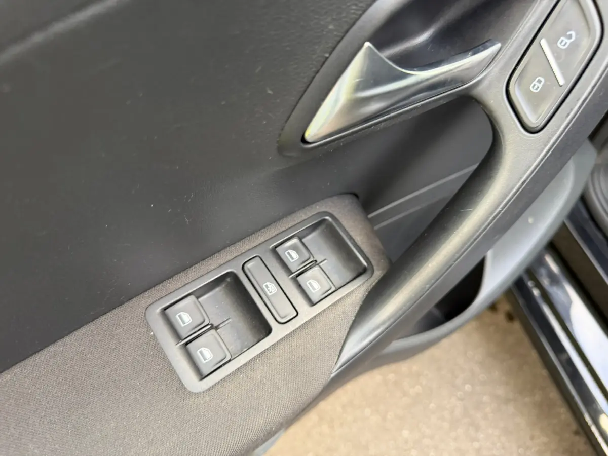 1.0 BlueMotion | Cruise + Navi + Airco
