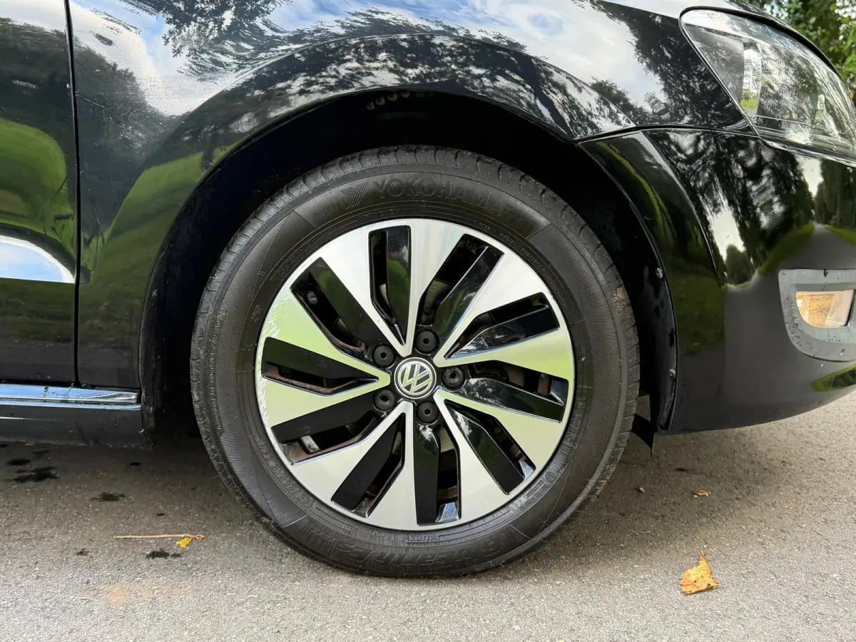 1.0 BlueMotion | Cruise + Navi + Airco